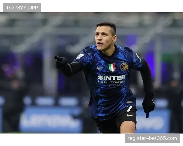 帕尔梅拉斯维加侧身凌空长传助攻,展现想象力