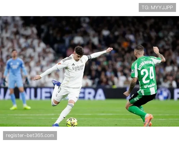 皇马换人时机争议,巴尔韦德下场后中场控制力下降 皇马换人时机争议,巴尔韦德下场后中场控制力下降