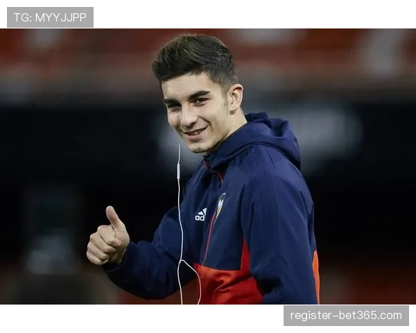 伊塔利亚诺佛罗伦萨技术流改革 伪边锋战术丰富控场手段 伊塔利亚诺佛罗伦萨技术流改革 伪边锋战术丰富控场手段